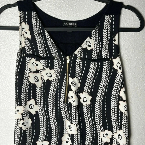 ☀️Express Patterned Tank Top - Picture 7 of 7